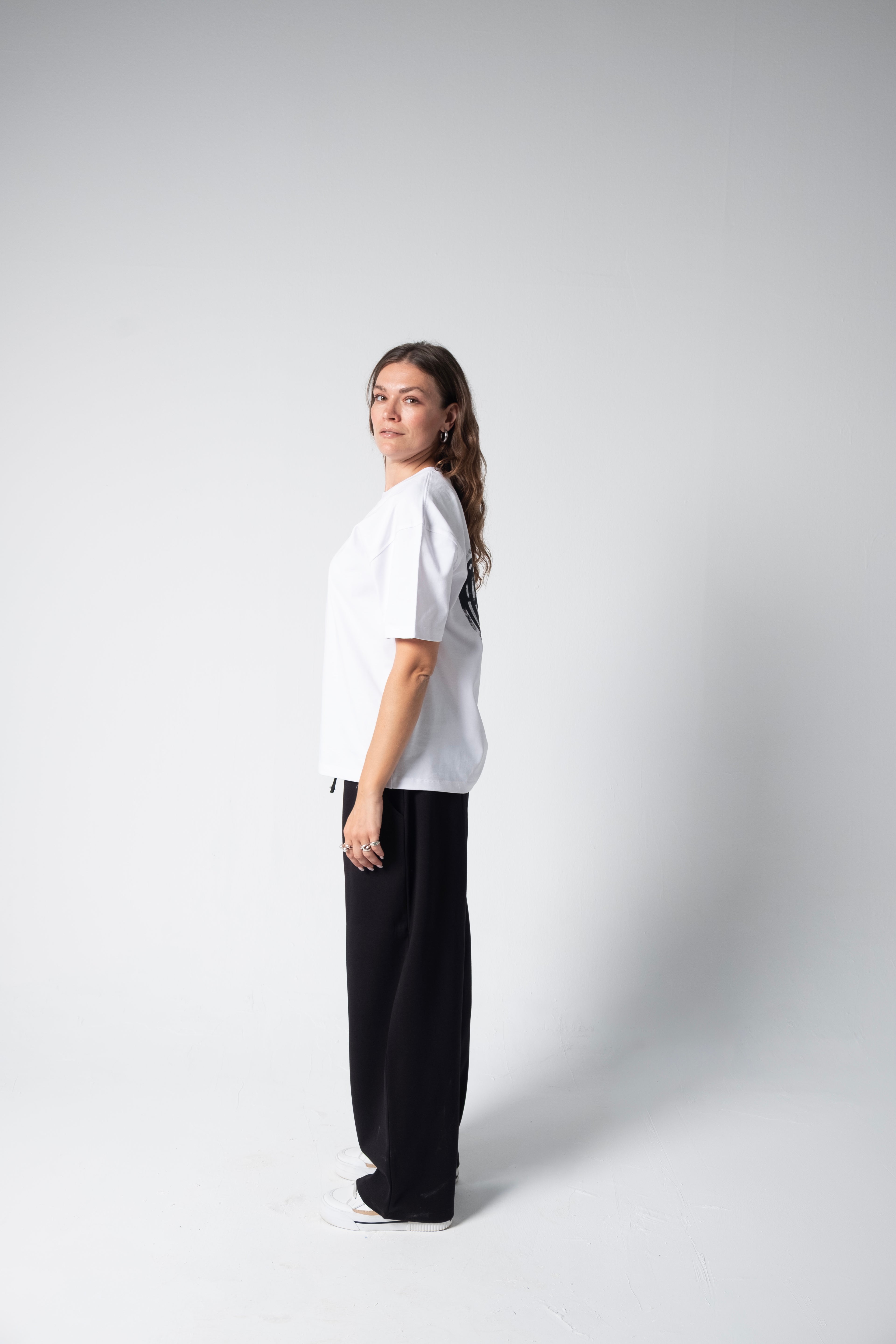 ROULETTE TEE — WHITE