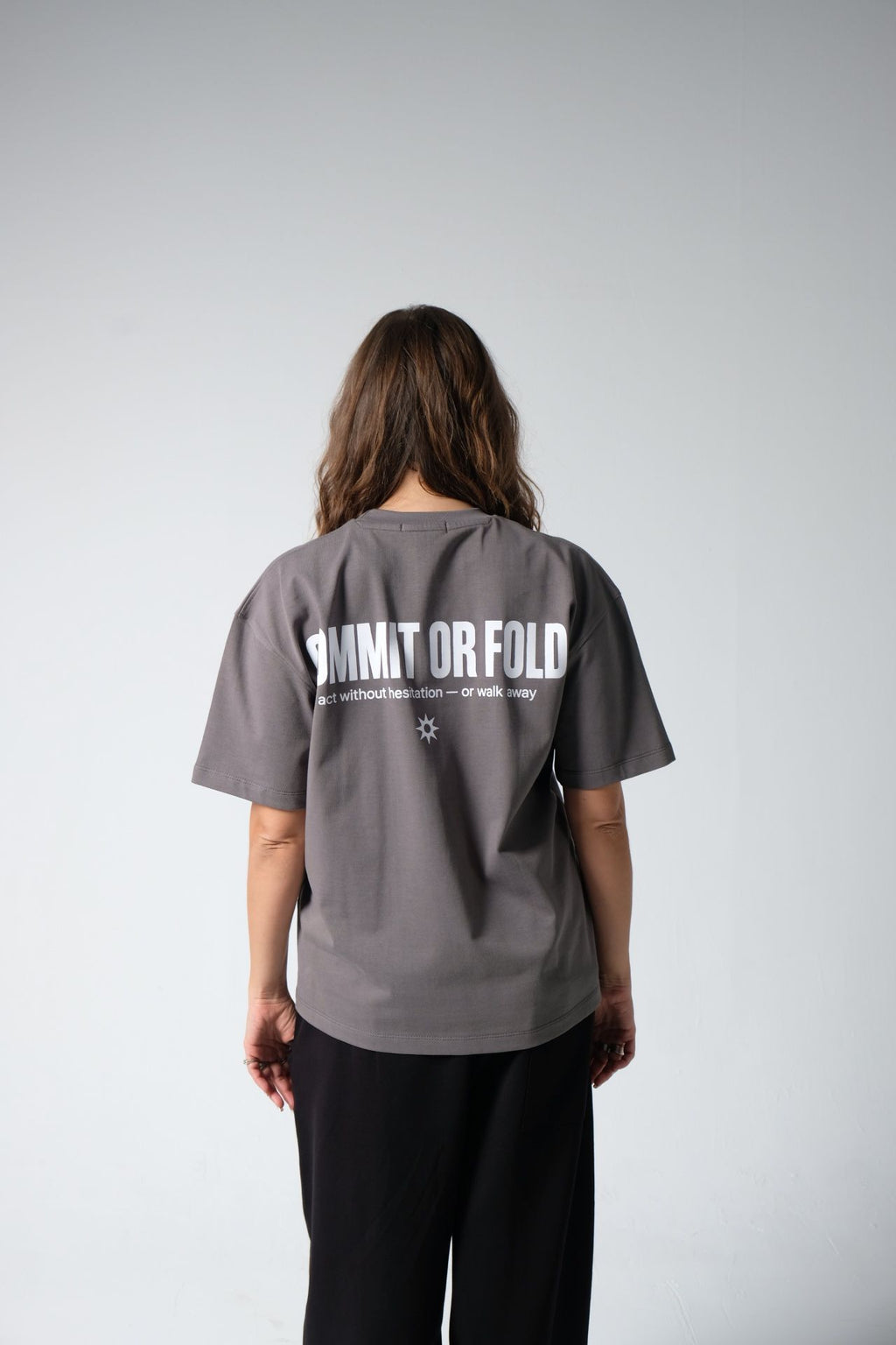 COMMIT TEE — DARK GRAY