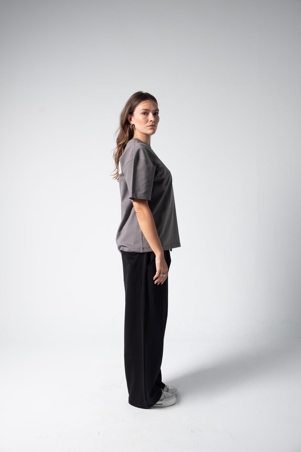 COMMIT TEE — DARK GRAY