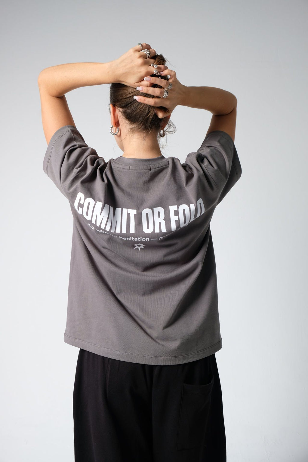 COMMIT TEE — DARK GRAY