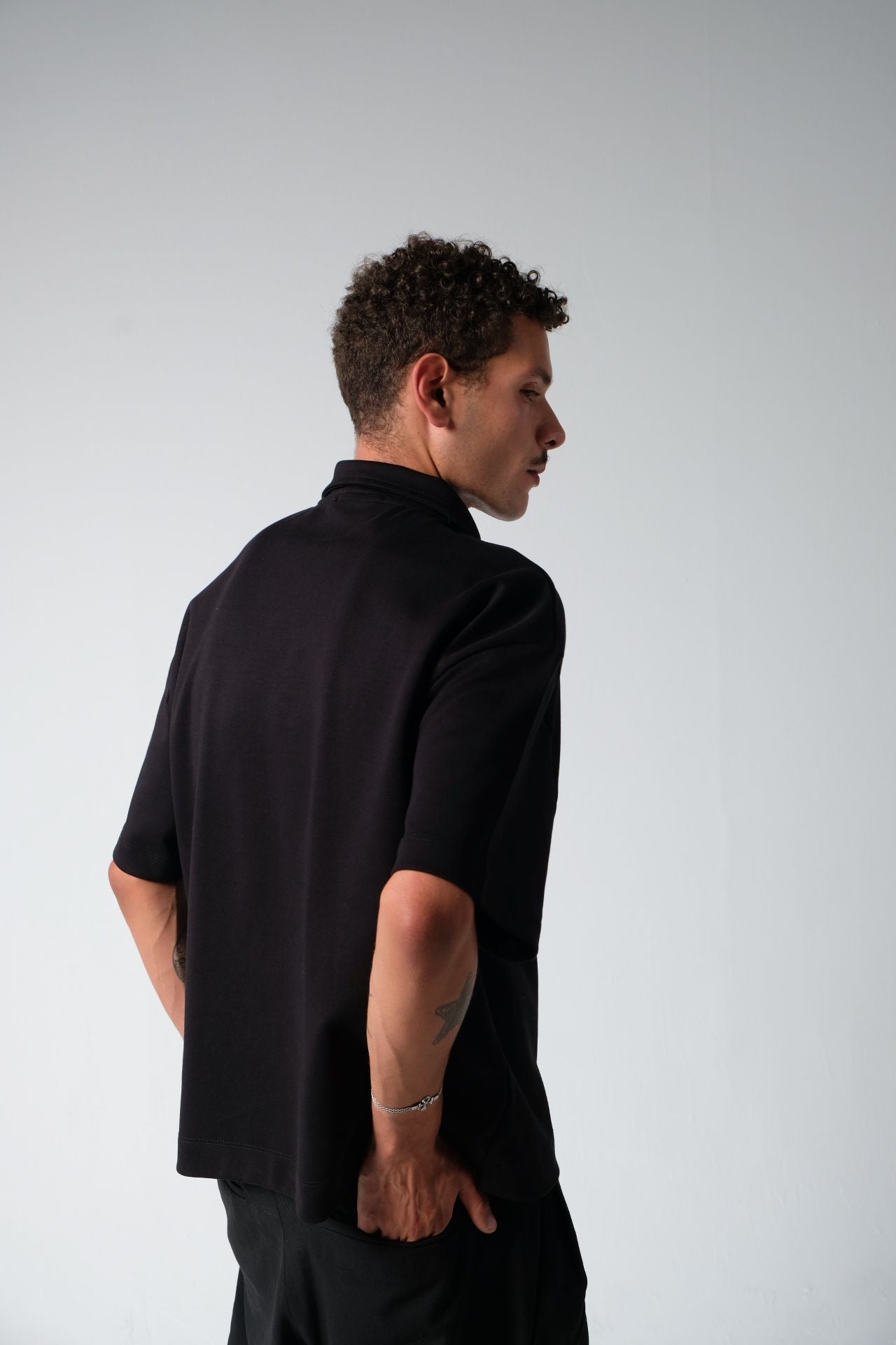 INSTINCT BOXY ZIP — BLACK