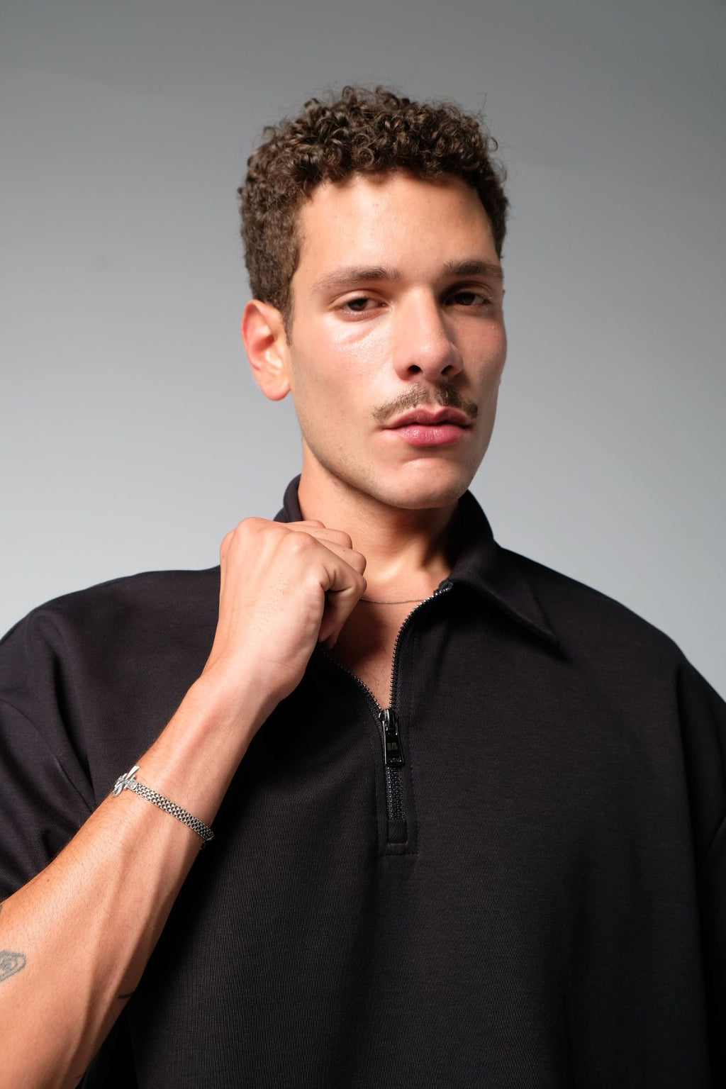 INSTINCT BOXY ZIP — BLACK