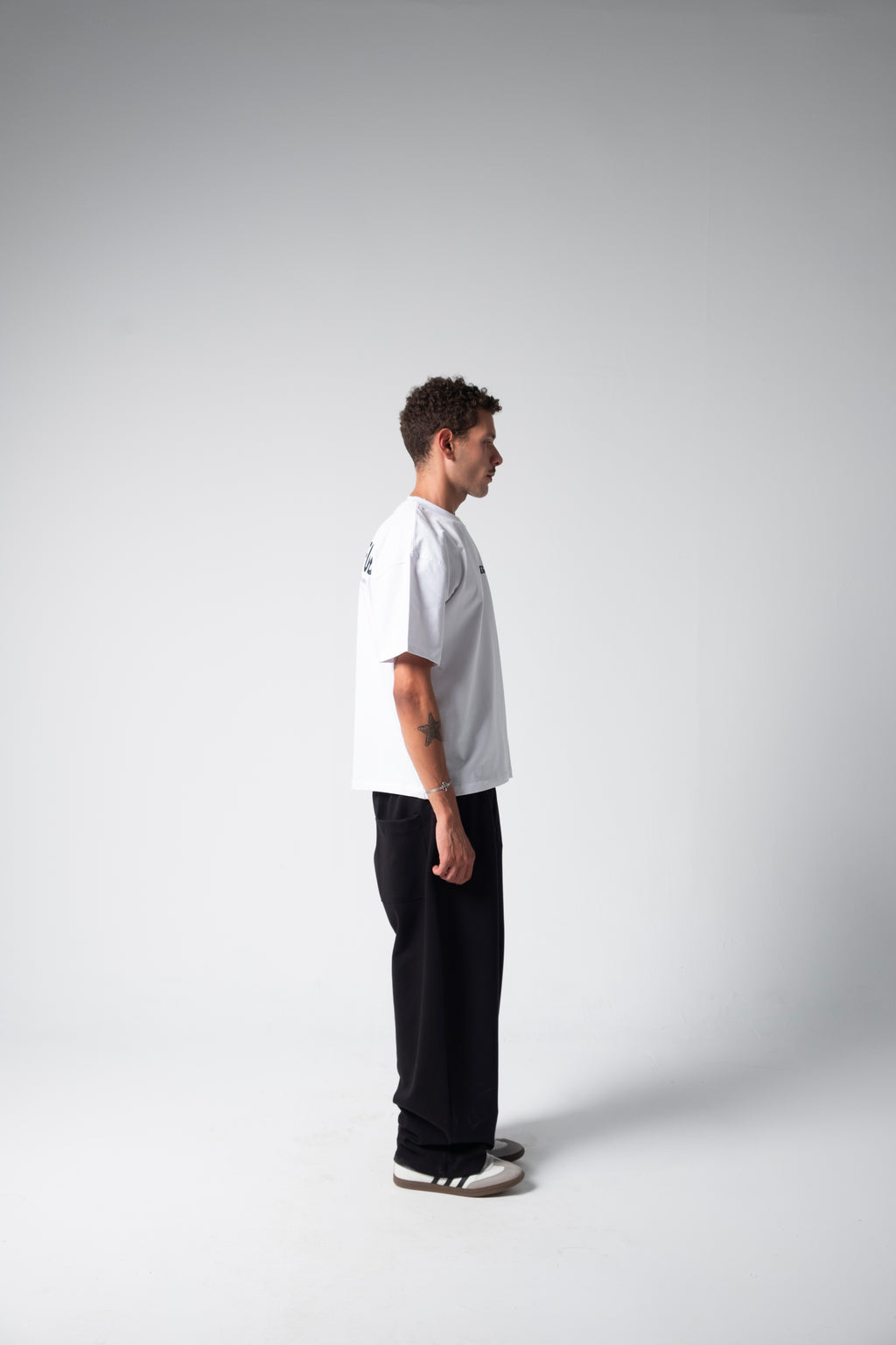 COMMIT TEE — WHITE