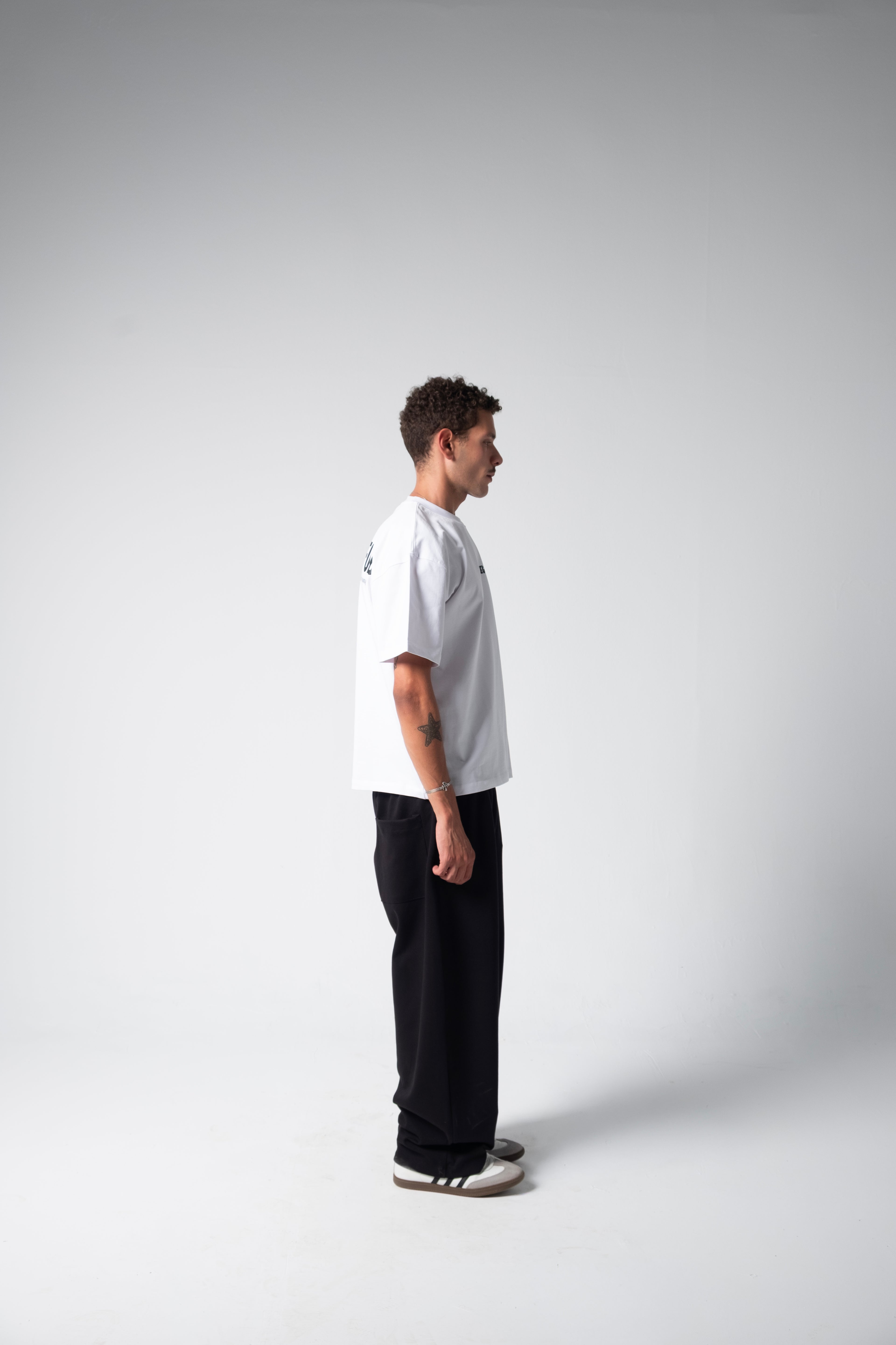COMMIT TEE — WHITE