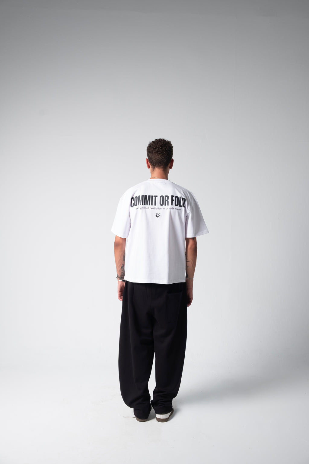 COMMIT TEE — WHITE