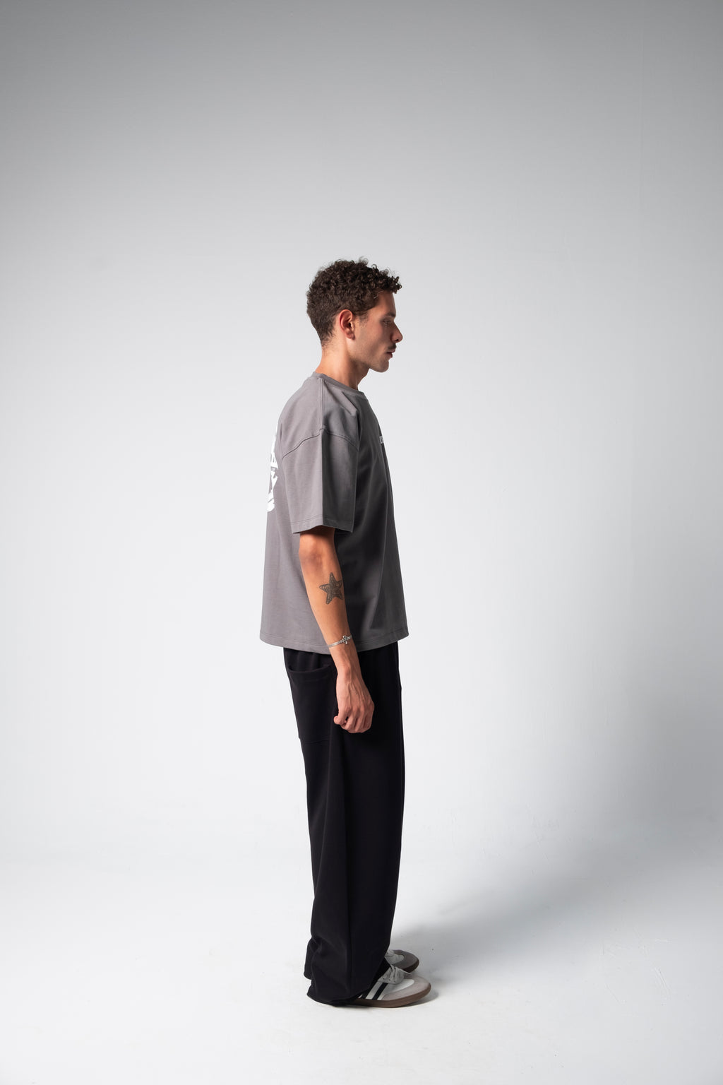 ROULETTE TEE — DARK GRAY