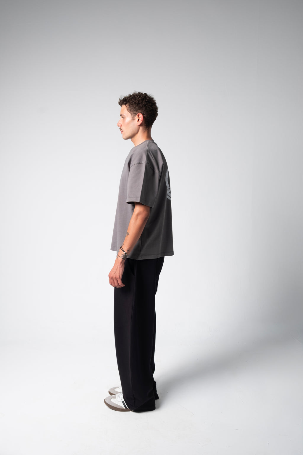 ROULETTE TEE — DARK GRAY