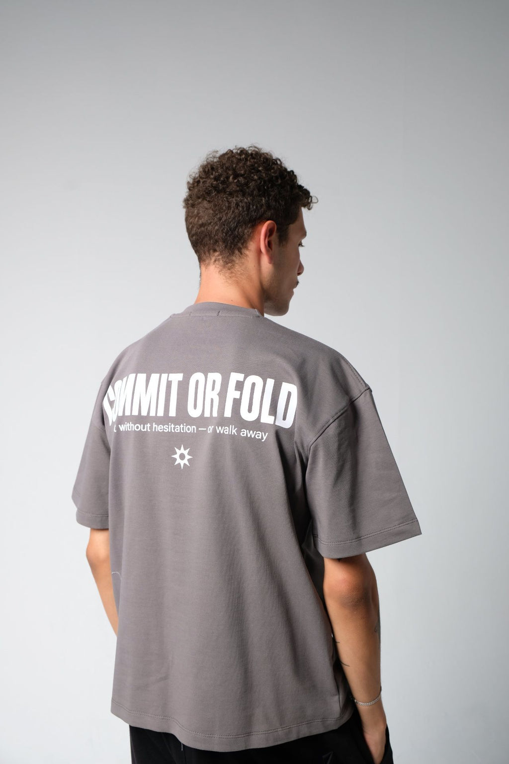 COMMIT TEE — DARK GRAY