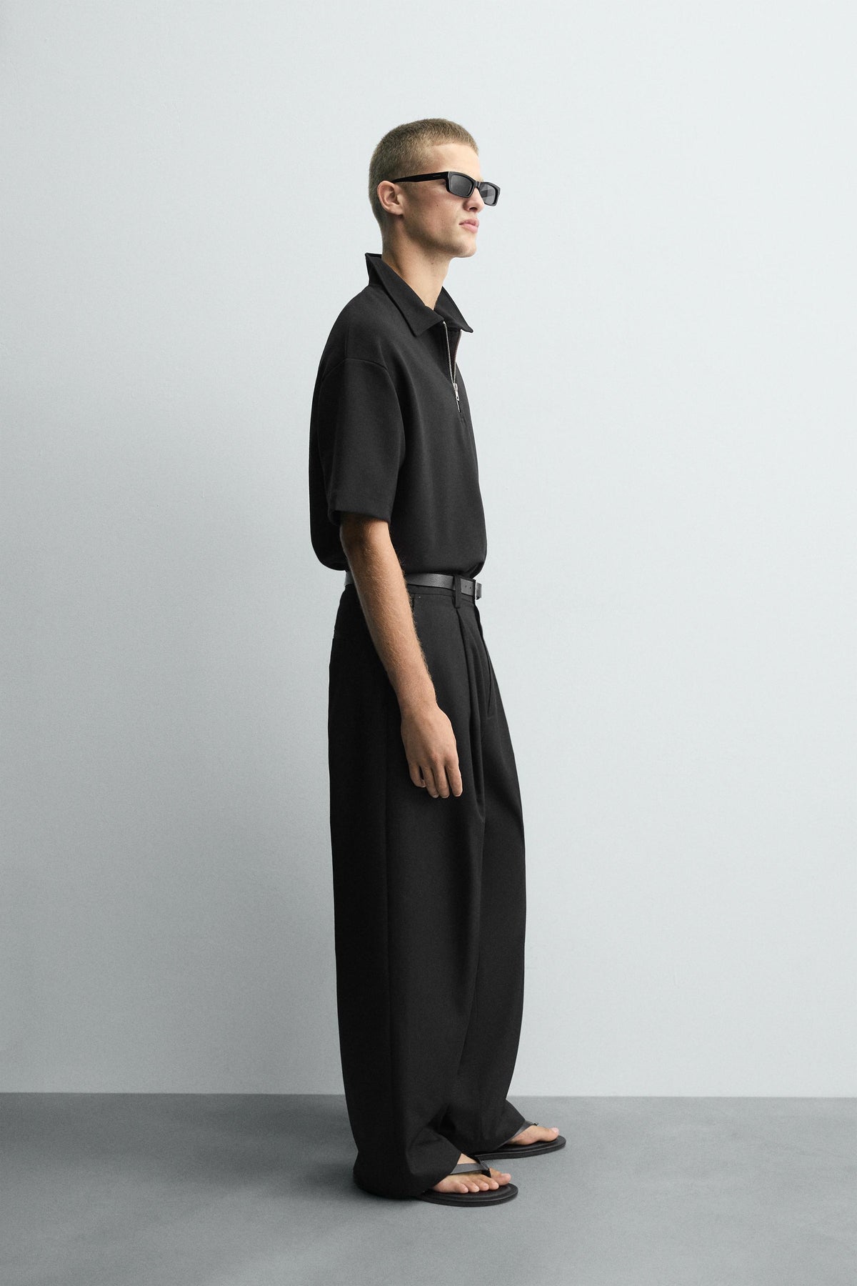 INSTINCT BOXY ZIP — BLACK